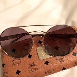 MCM sunglass with rose/green lens